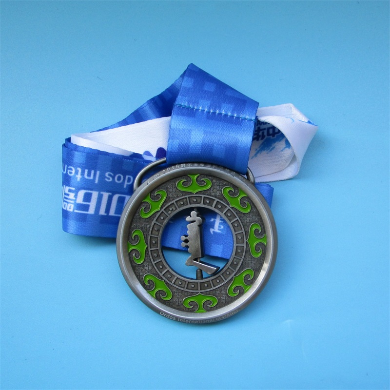 Антична платна цинкова сплав Персонализиран 3D лого спортни медали с лента