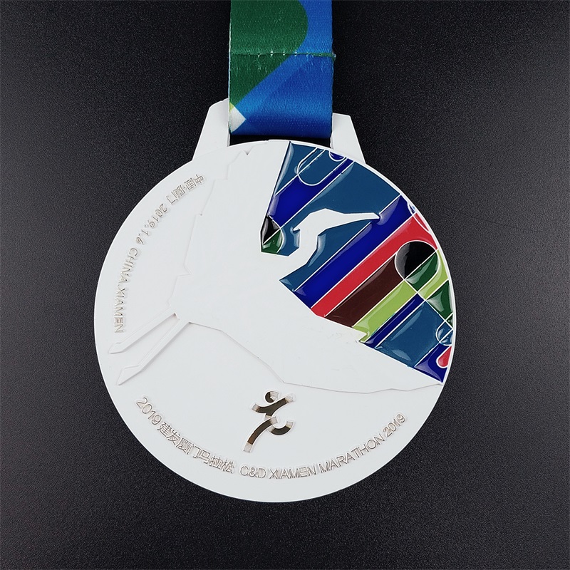 Награден маратон, който управлява медали с метален маратон по поръчка